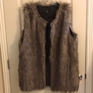 NWOT Faux fur Vest- owl